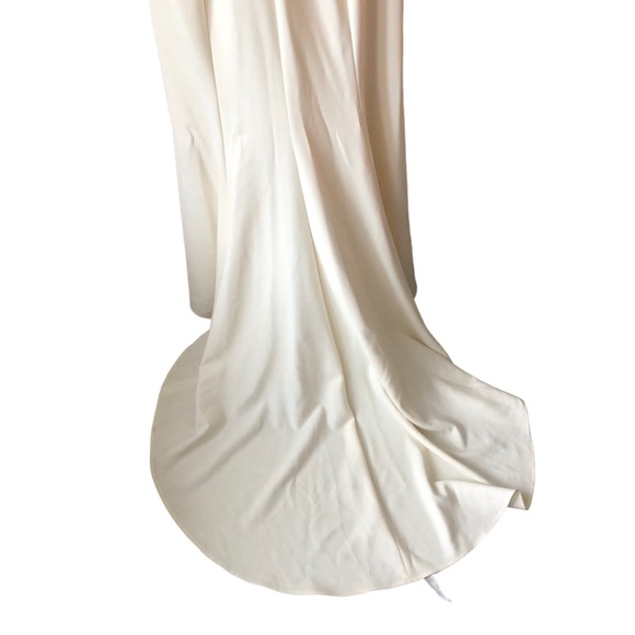 Amsale Demi Silk Crepe Sheer Back Button Ivory Wedding Gown in Size 14 - Picture 5 of 10